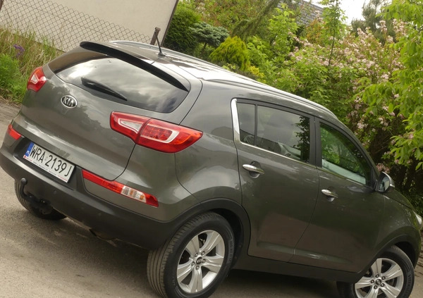 Kia Sportage cena 39700 przebieg: 185000, rok produkcji 2011 z Radom małe 277